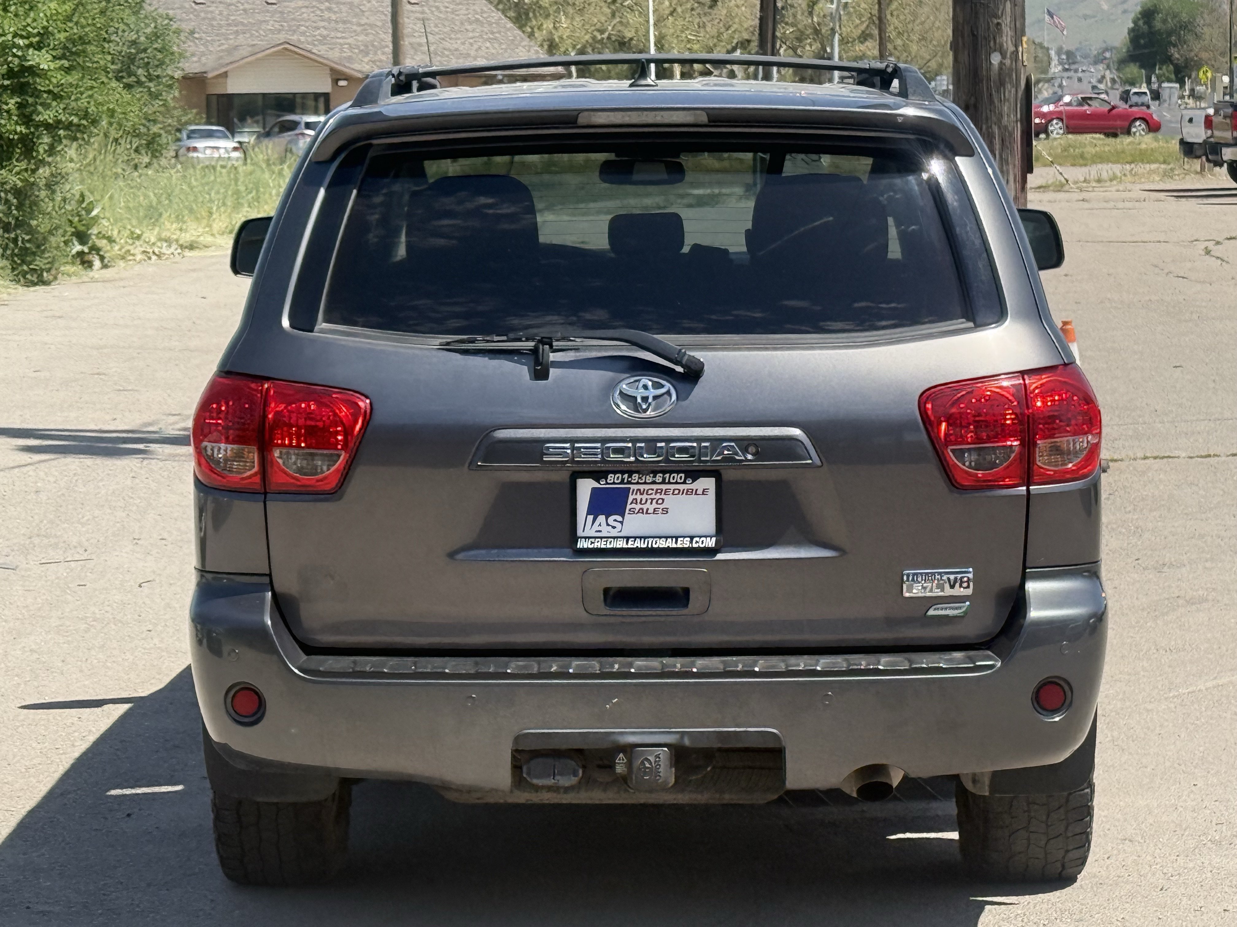 Used 2017 Toyota Sequoia SR5 AWD/4WD image 5
