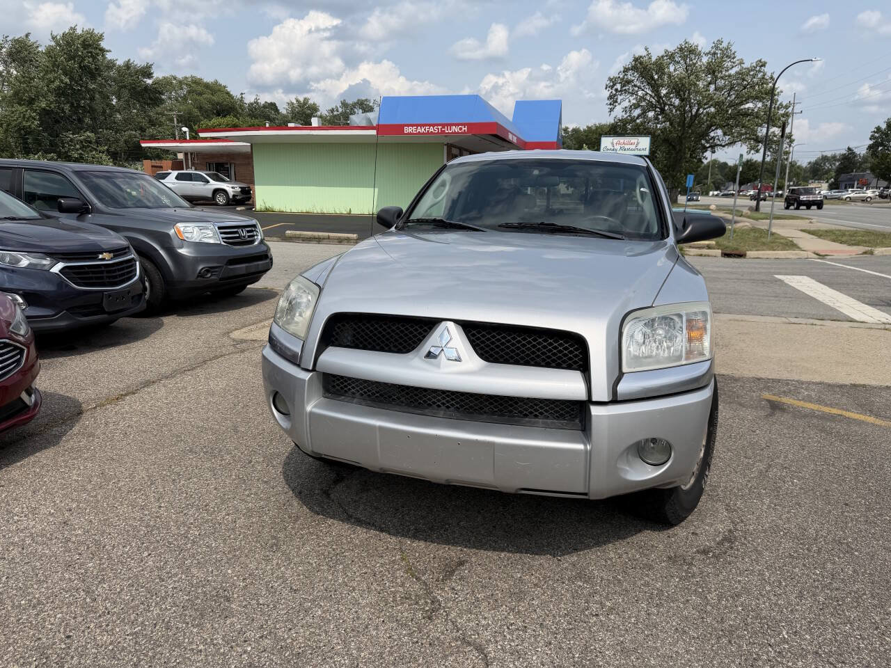 Used 2008 Mitsubishi Raider LS RWD image 3