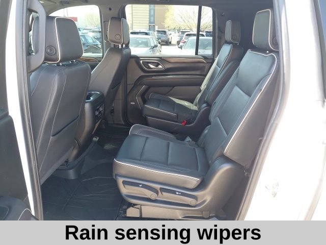 Used 2023 Chevrolet Suburban Premier image 28