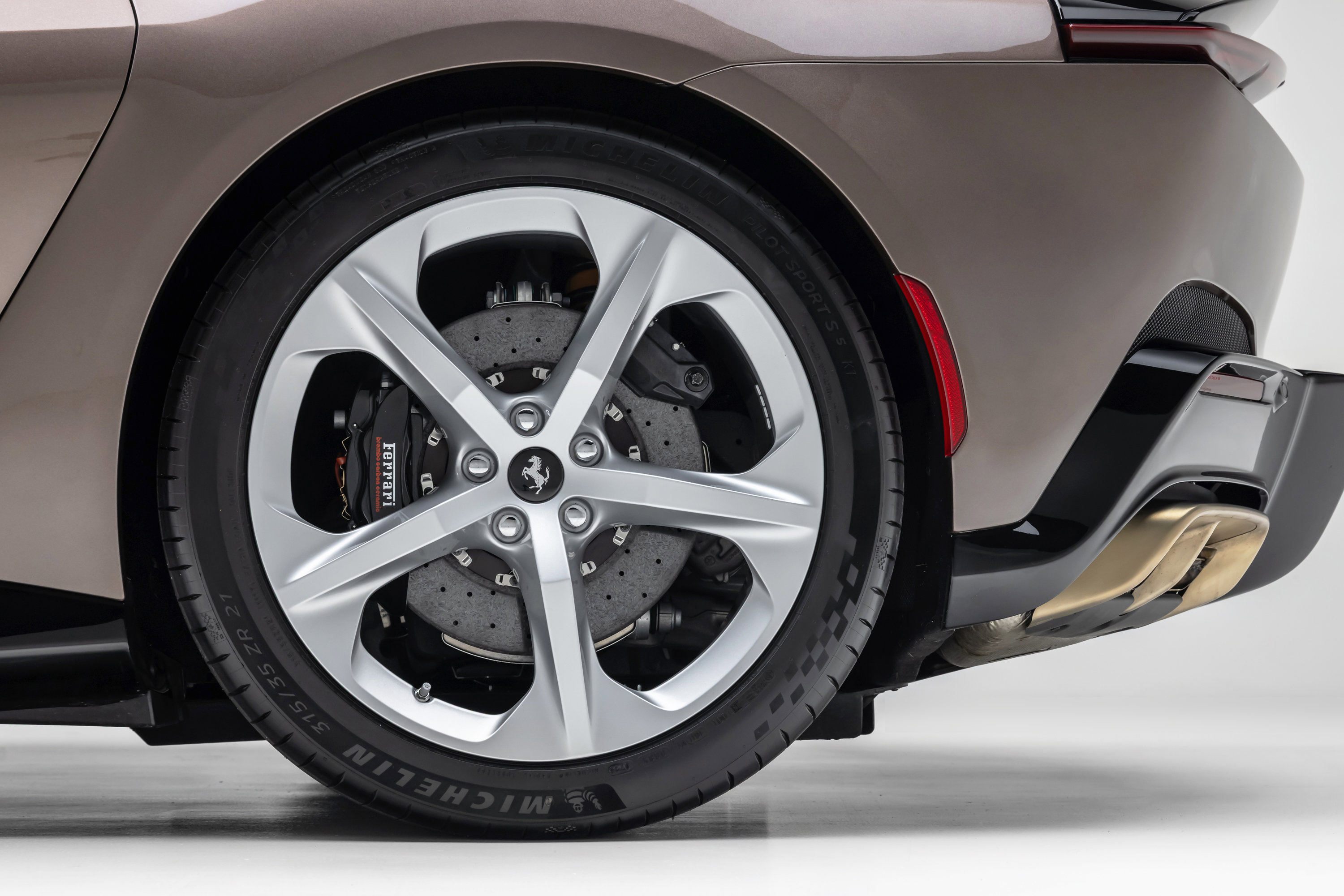 Certified 2025 Ferrari 12Cilindri image 16