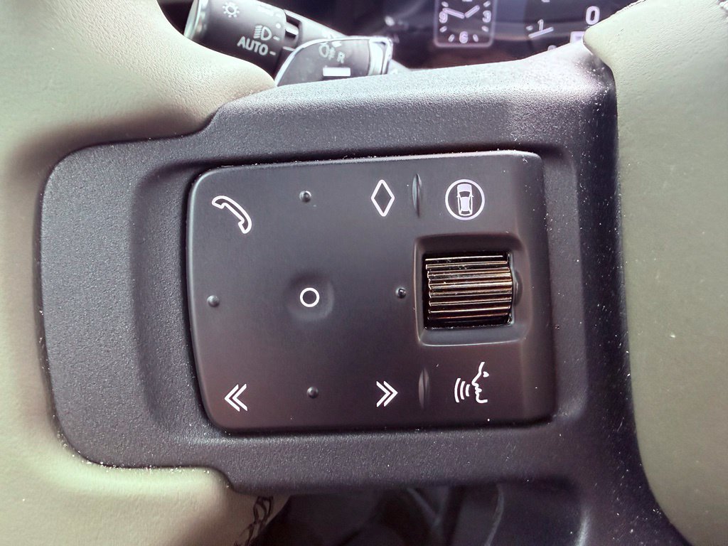 Used 2026 Land Rover Defender 110 OCTA AWD/4WD image 26