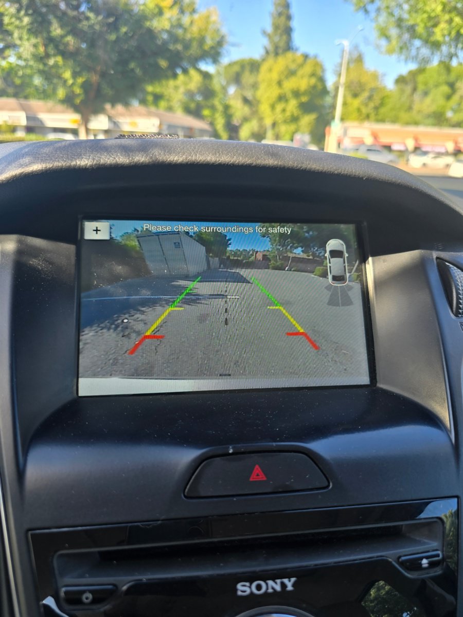 Used 2018 Ford Focus Titanium w/ Titanium Technology Package FWD image 11