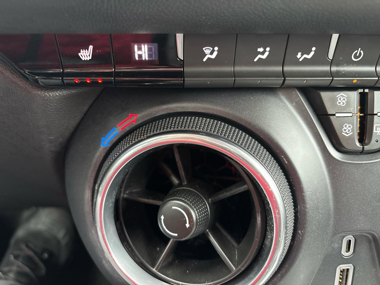 Used 2024 Chevrolet Blazer LT w/ Convenience Package image 15