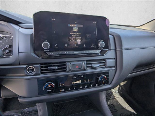 Used 2024 Nissan Pathfinder S image 20