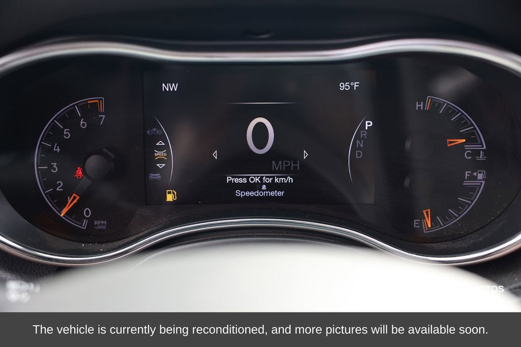 Used 2021 Jeep Grand Cherokee Laredo X image 16