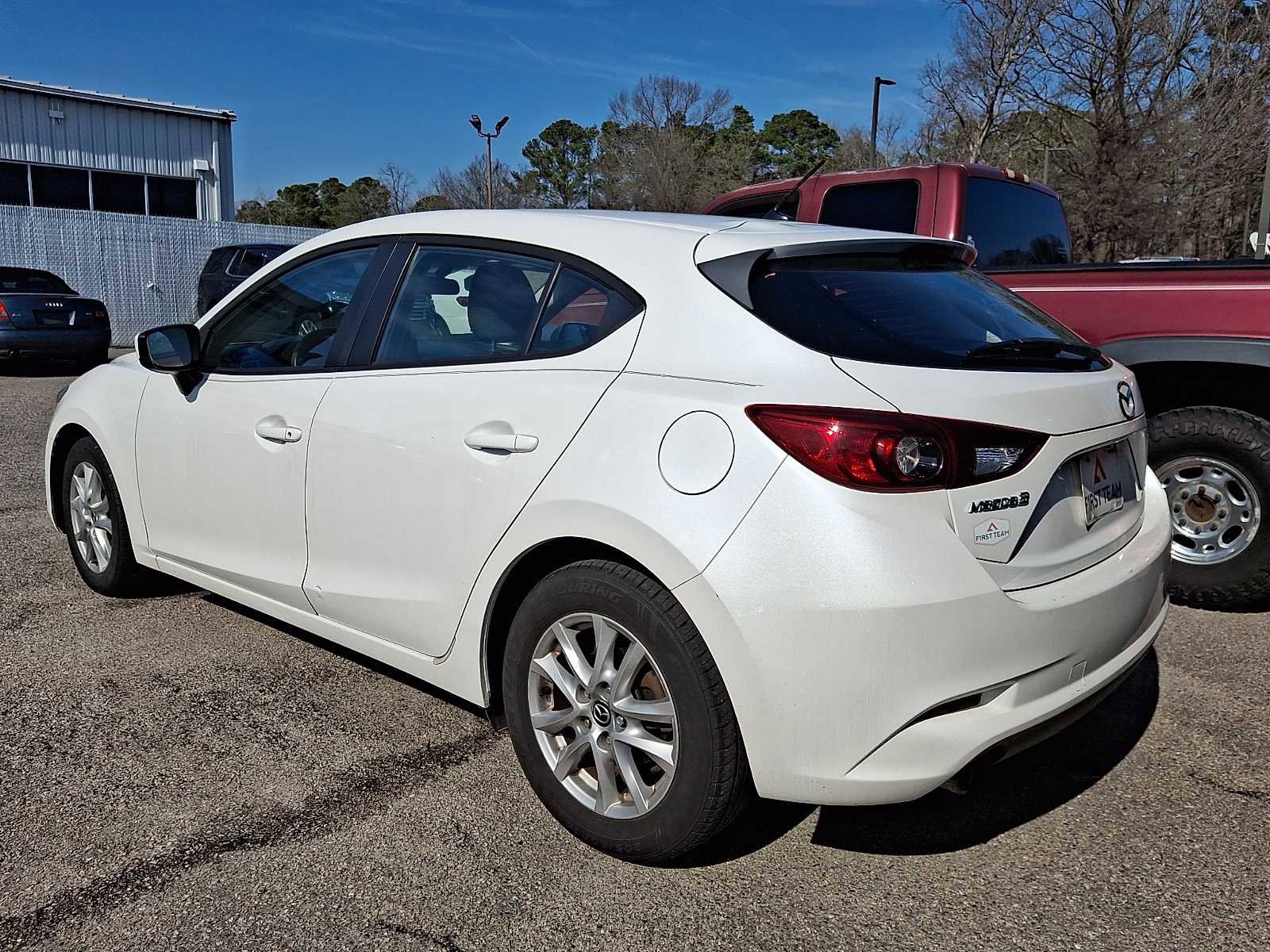 Used 2017 MAZDA MAZDA3 Sport image 4