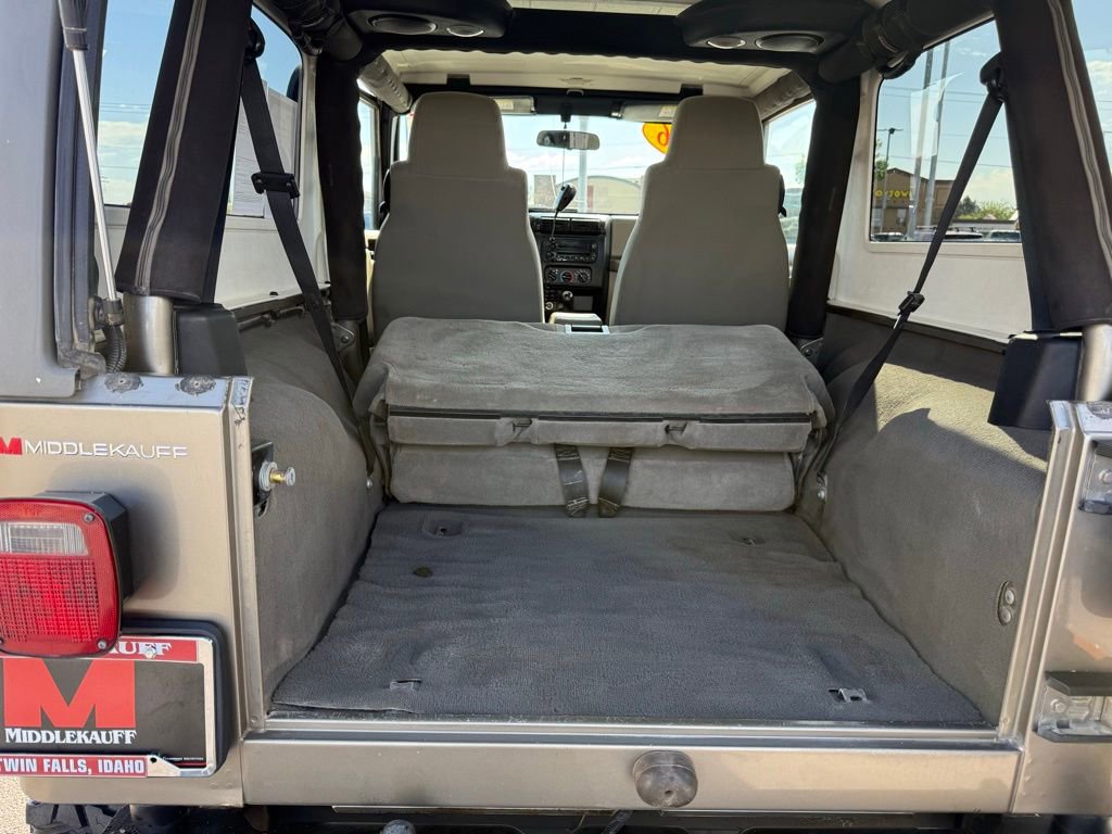 Used 2006 Jeep Wrangler Unlimited Rubicon AWD/4WD image 12