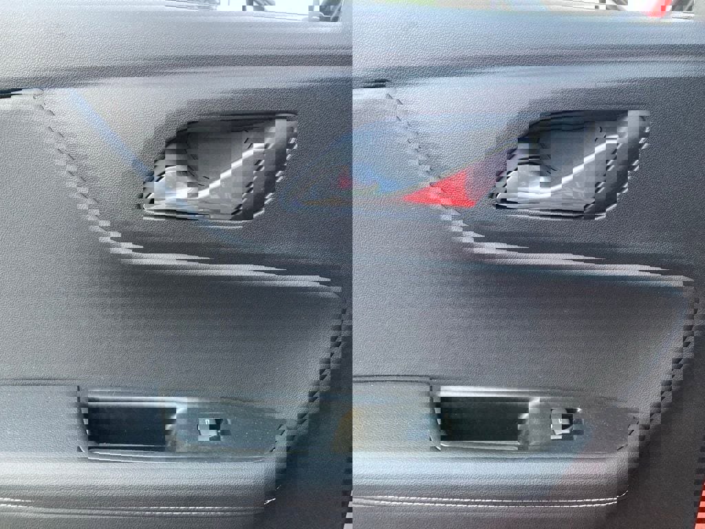 Used 2025 Chevrolet Blazer LT FWD image 12