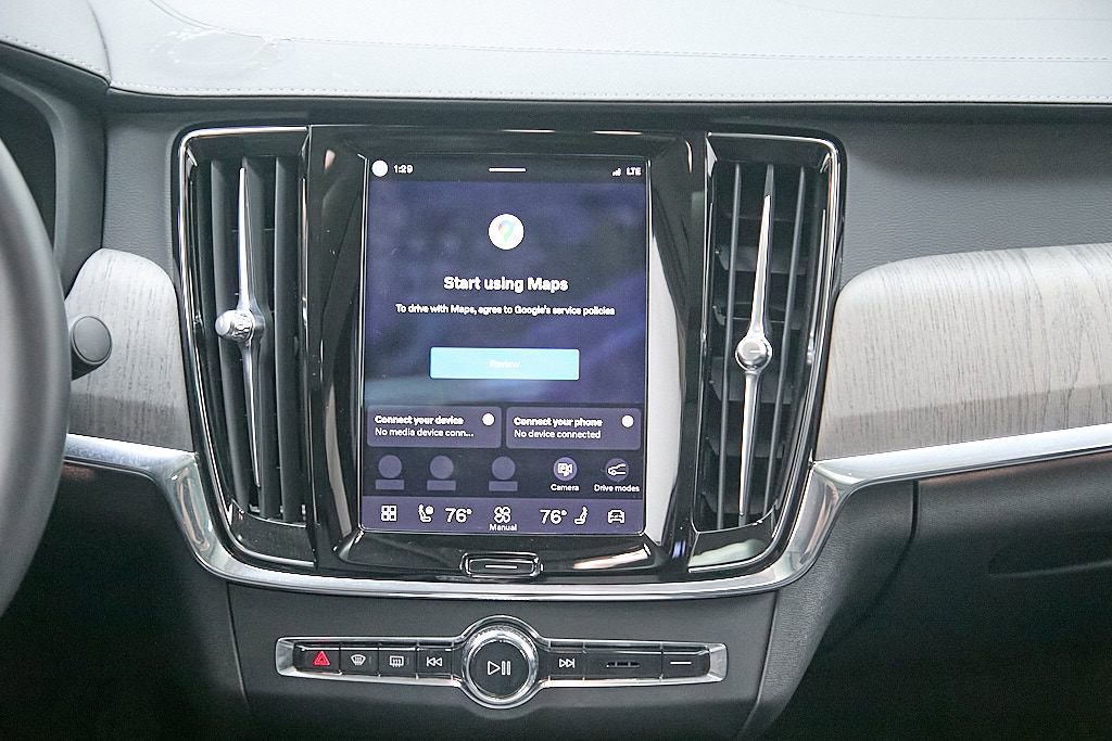 Certified 2023 Volvo S90 B6 Ultimate w/ Lounge Package image 26