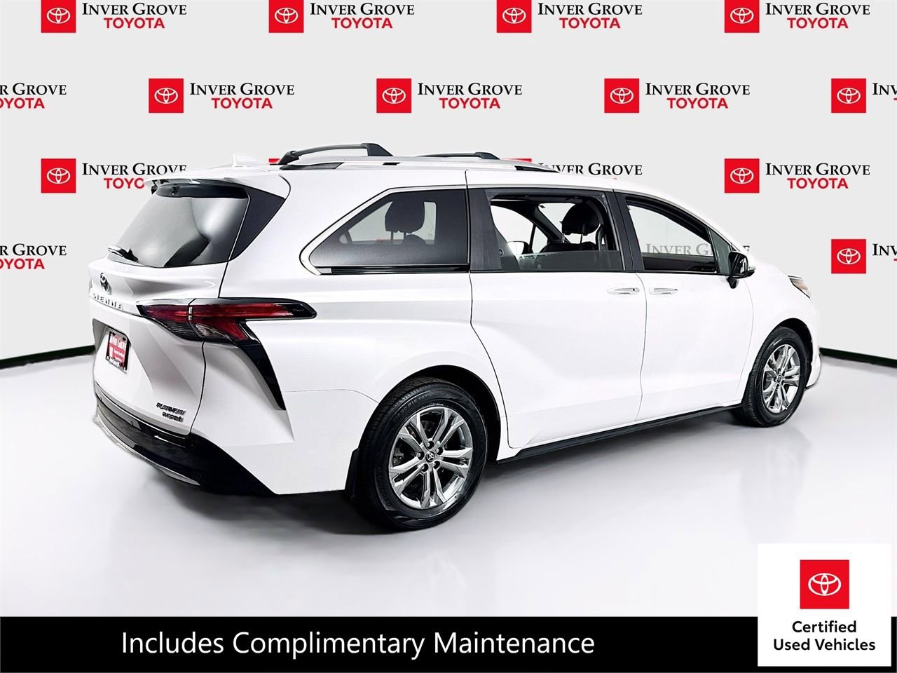 Certified 2022 Toyota Sienna Platinum image 5