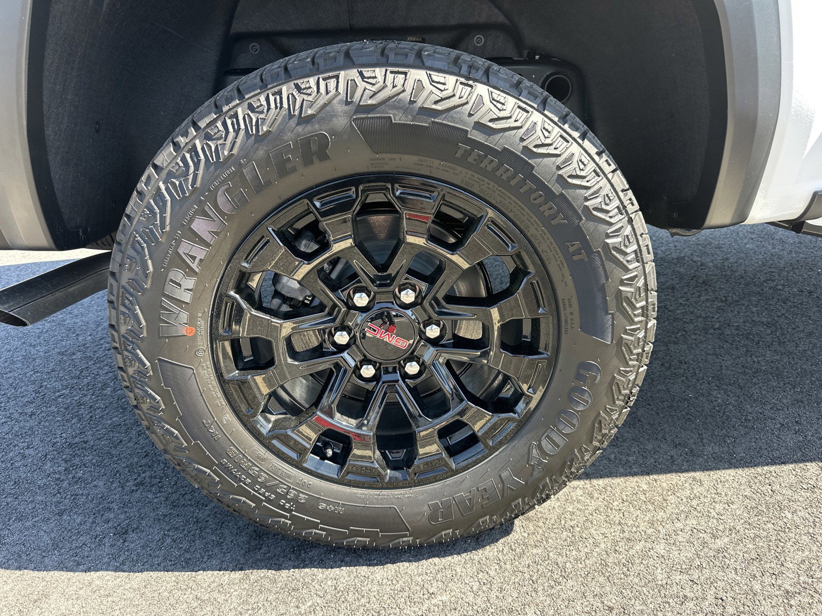 Used 2026 GMC Canyon Elevation RWD image 18