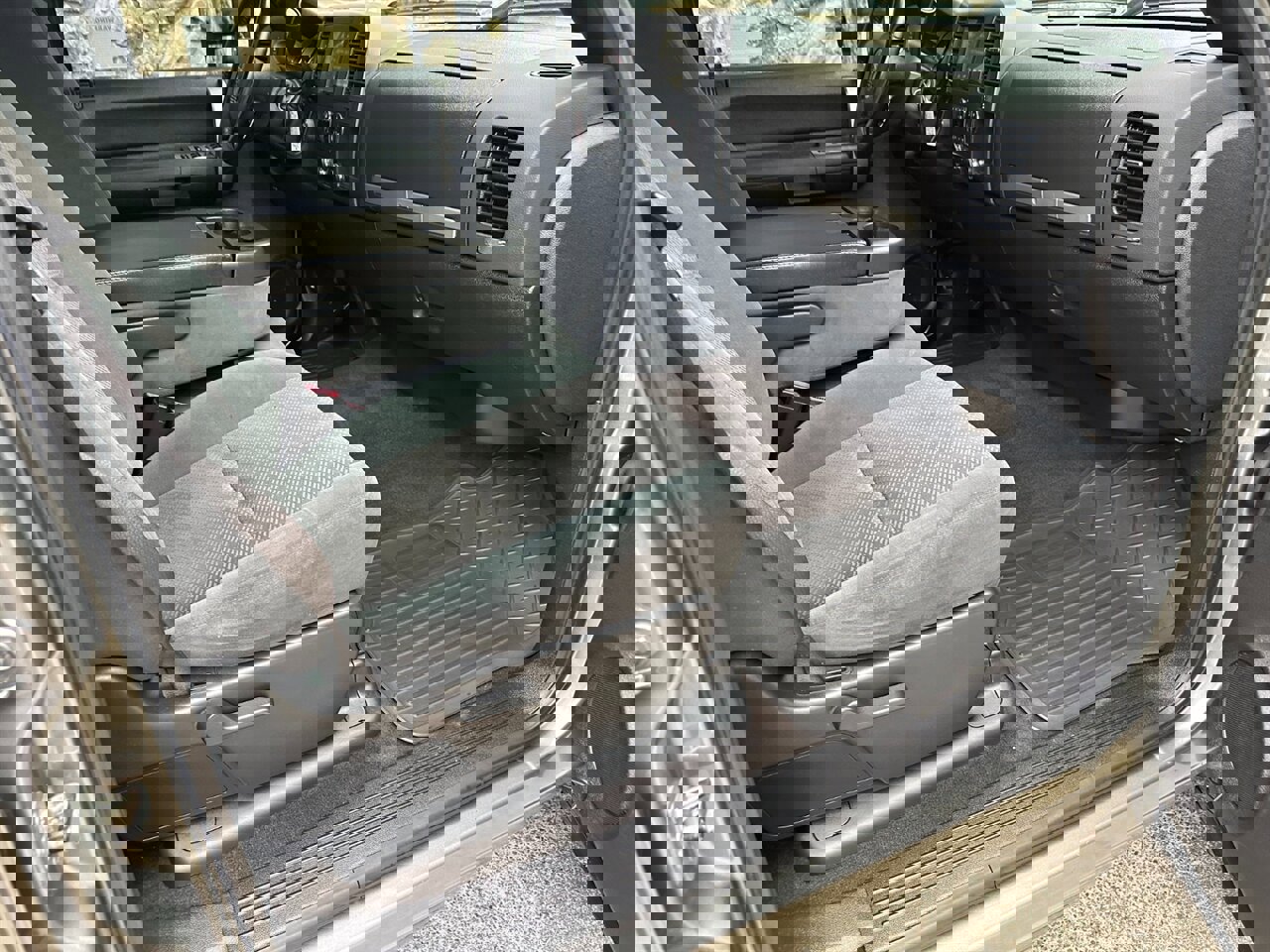 Used 2007 GMC Sierra 2500 SLE w/ Z71 Off-Road Package image 29