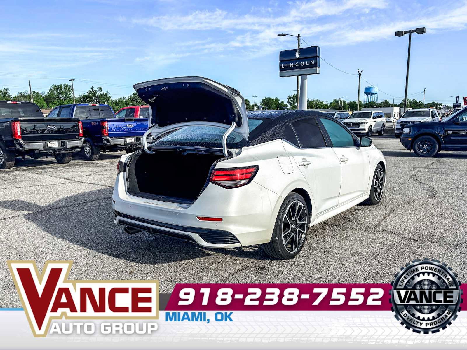 Used 2024 Nissan Sentra SR w/ SR Premium Package FWD image 16