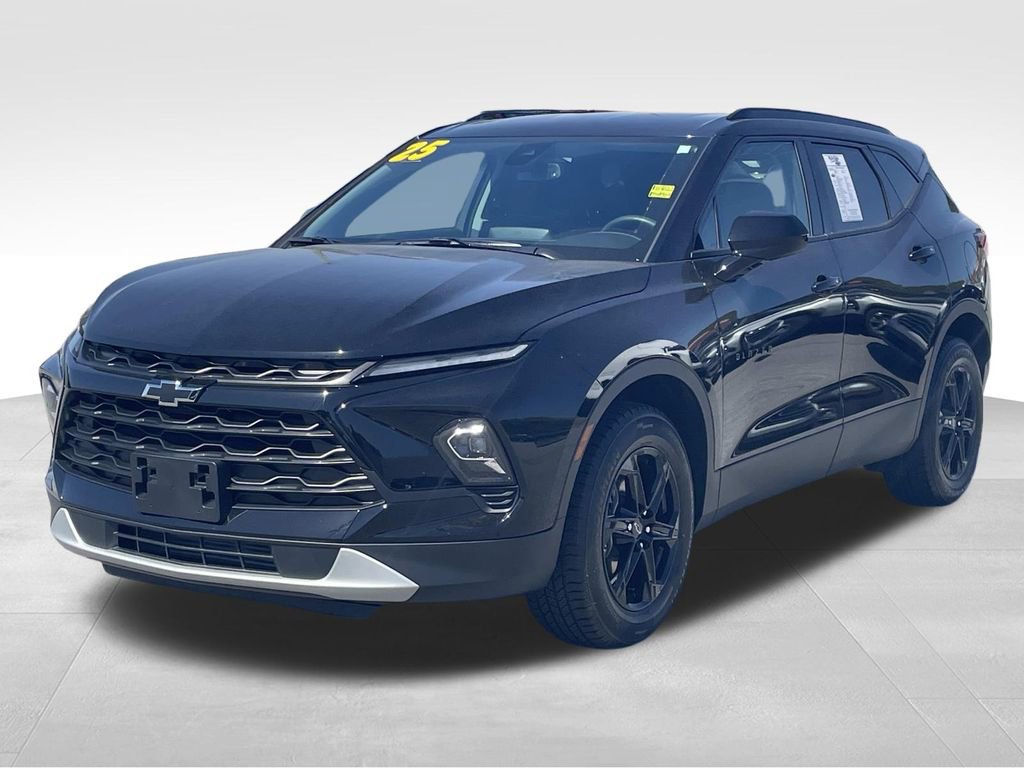 Used 2025 Chevrolet Blazer LT w/ Convenience Package FWD image 8