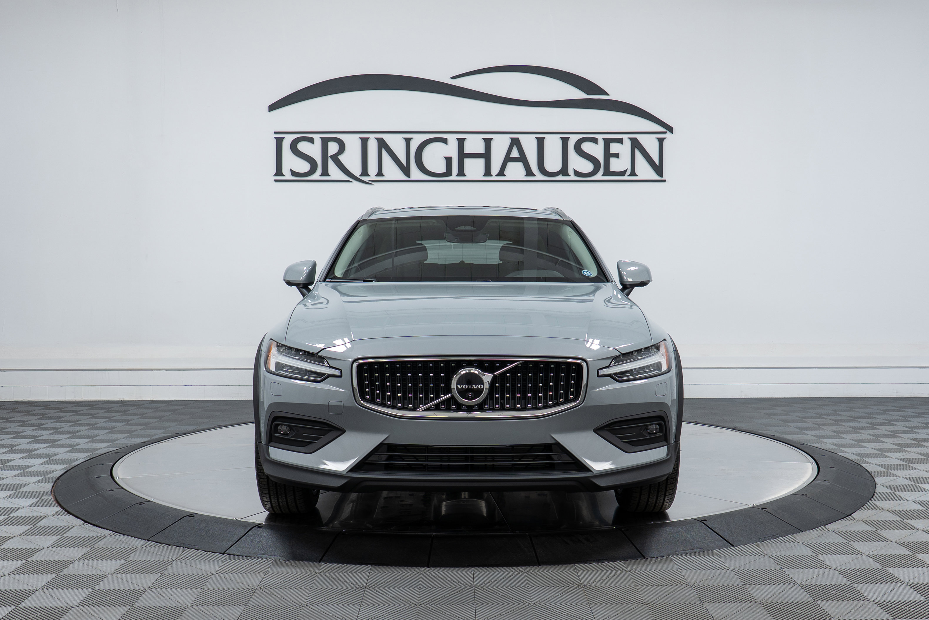 New 2026 Volvo V60 B5 Cross Country Plus w/ Climate Package image 2