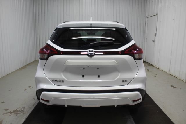 Used 2024 Nissan Kicks SR w/ SR Premium Package FWD image 5