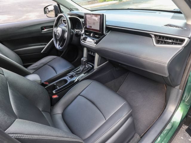 Used 2023 Toyota Corolla Cross XLE w/ Convenience Package FWD image 22