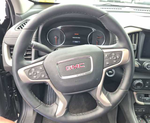 Used 2024 GMC Terrain Denali w/ Black Diamond Edition image 5