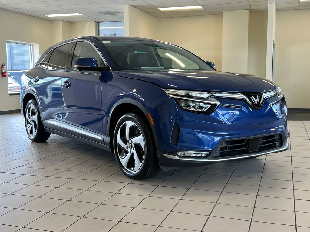 New 2025 VinFast VF 8 Eco