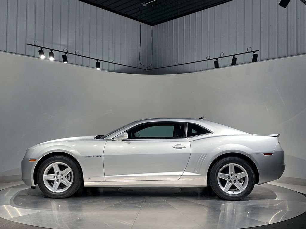 Used 2010 Chevrolet Camaro LT RWD image 11