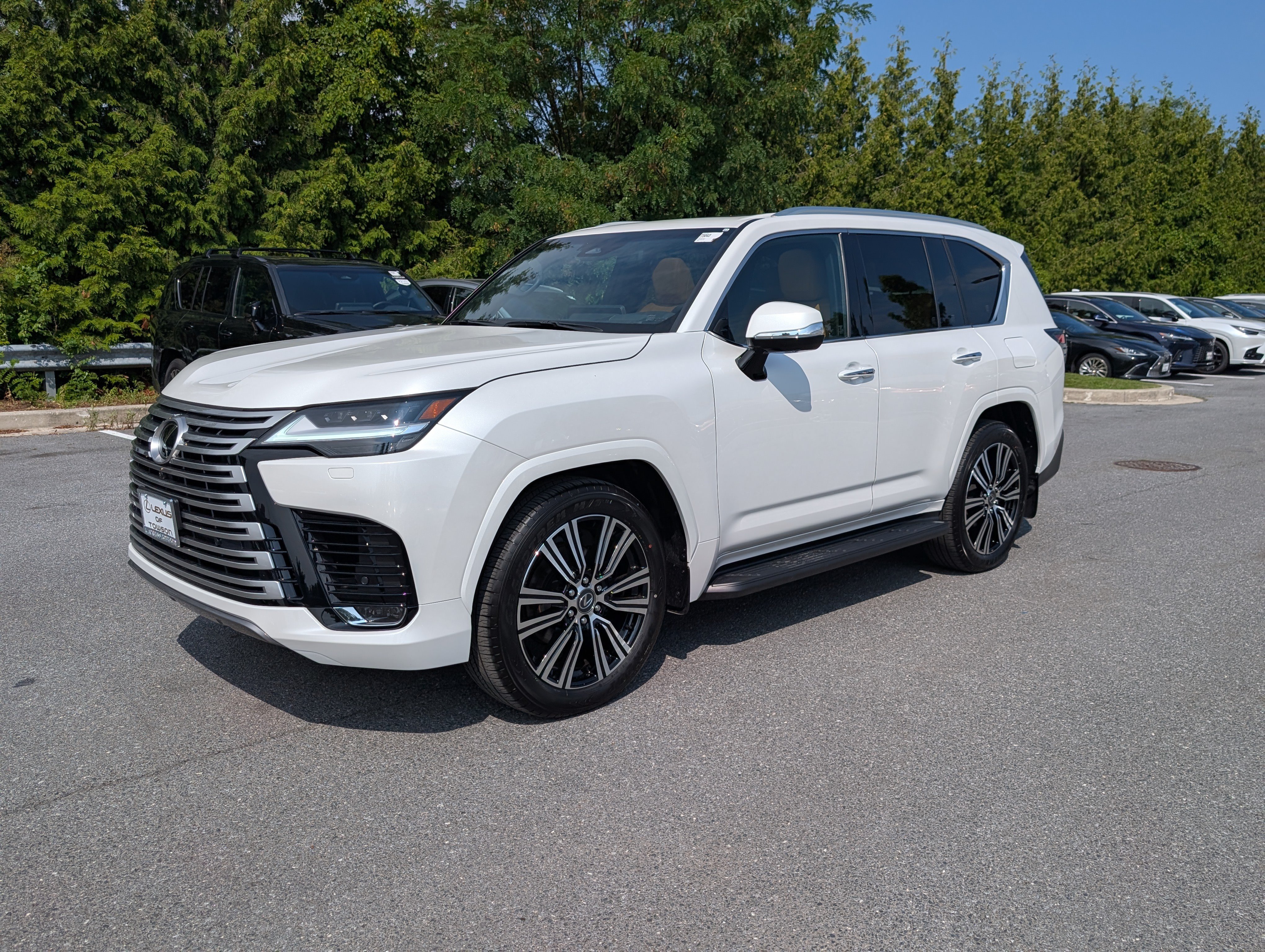 New 2026 Lexus LX 600 4WD w/ Luxury Package image 4