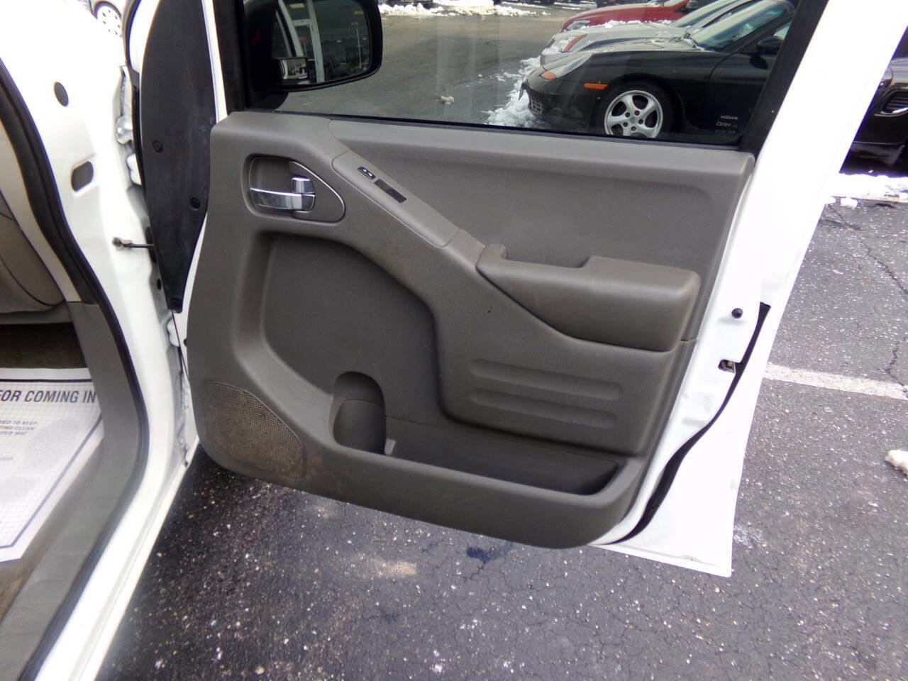 Used 2018 Nissan Frontier SV image 26