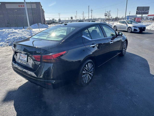 Used 2024 Nissan Altima 2.5 SV FWD image 8