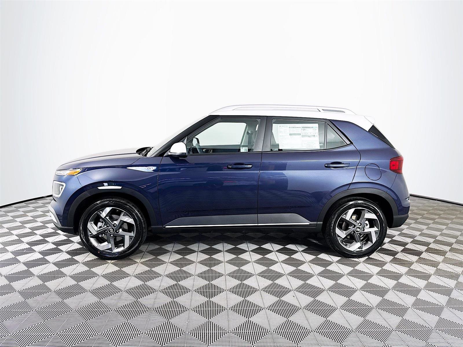 New 2025 Hyundai Venue Limited image 4