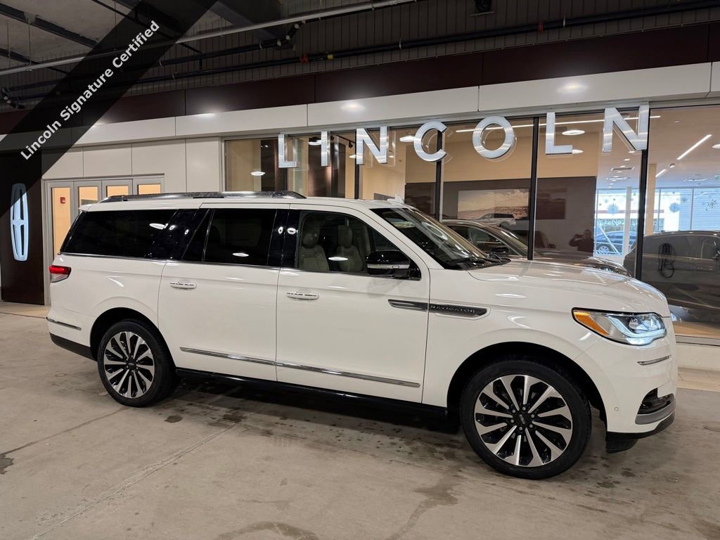 Used 2022 Lincoln Navigator L Reserve image 5