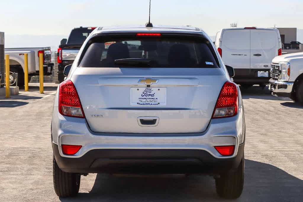 Used 2022 Chevrolet Trax LS w/ Tint and Cruise Package FWD image 4