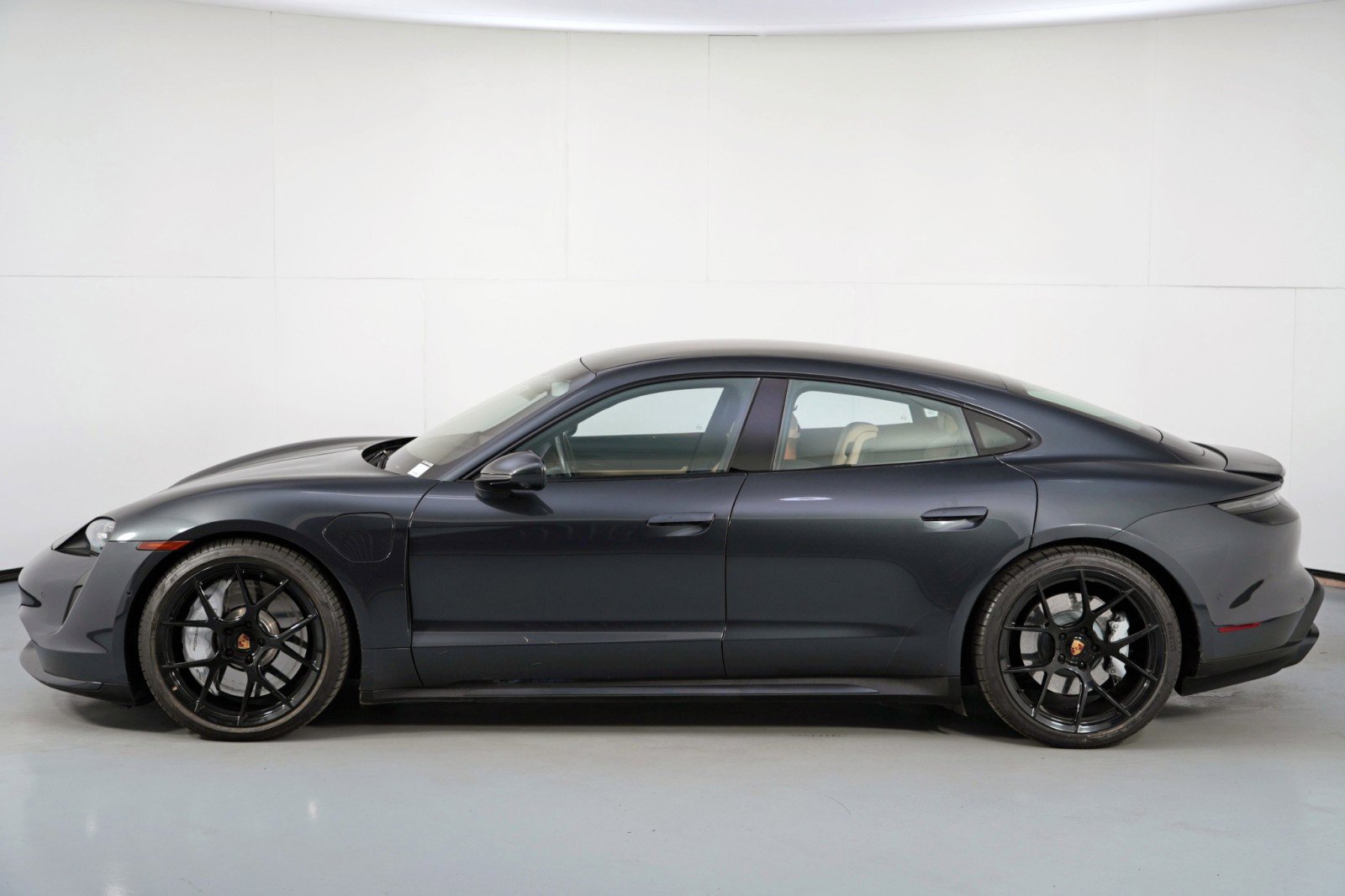 Used 2020 Porsche Taycan Turbo image 50