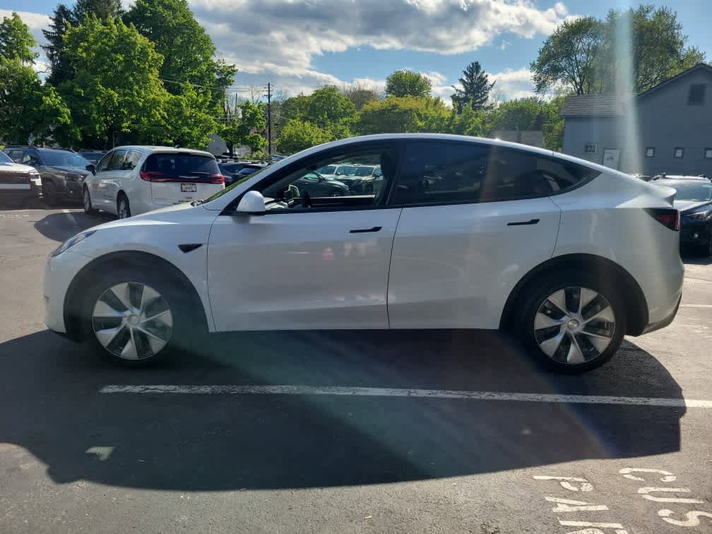 Used 2023 Tesla Model Y AWD image 7