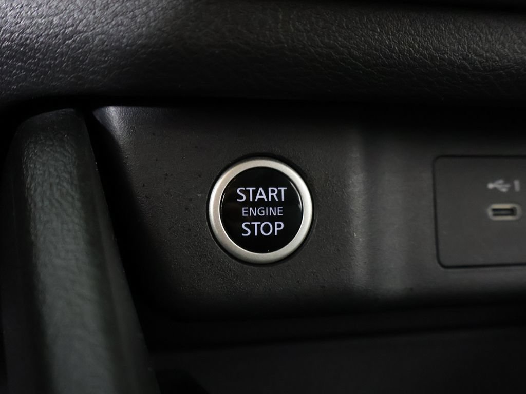 Used 2023 Nissan Rogue S AWD/4WD image 35