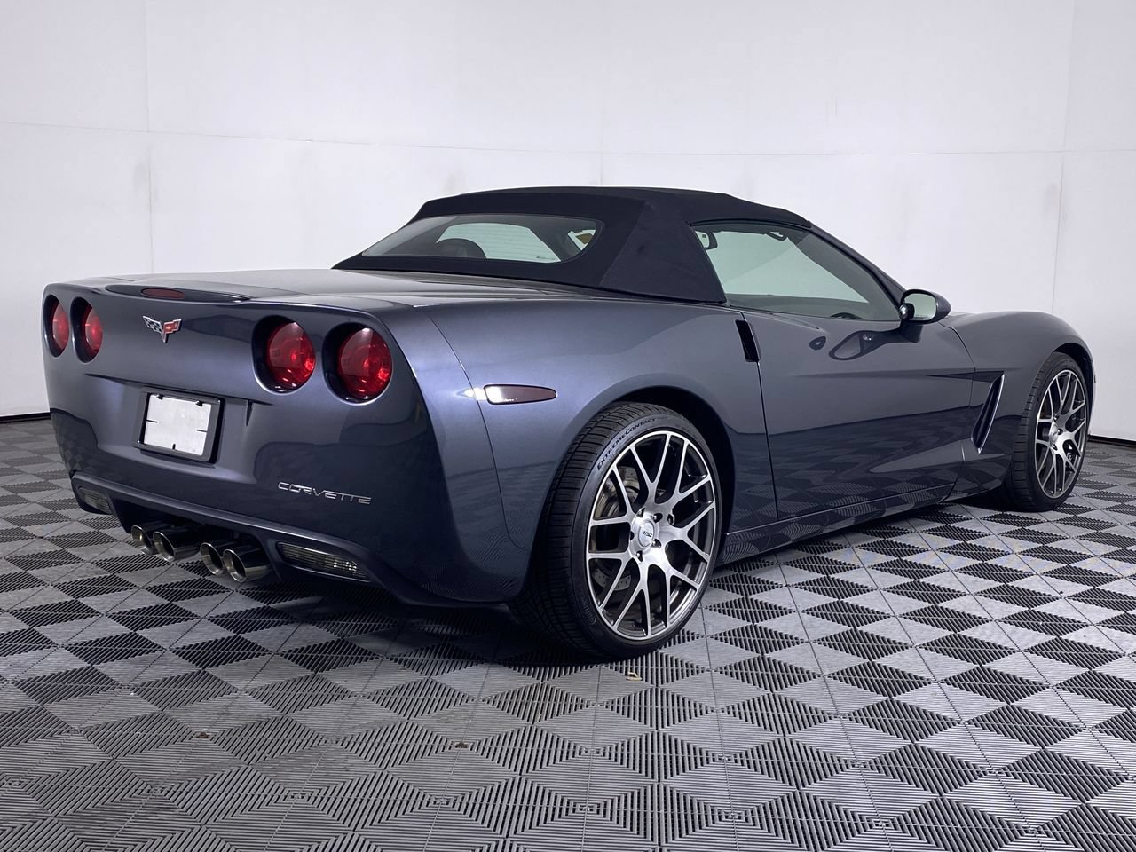 Used 2009 Chevrolet Corvette Convertible w/ Preferred Equipment Group RWD image 17