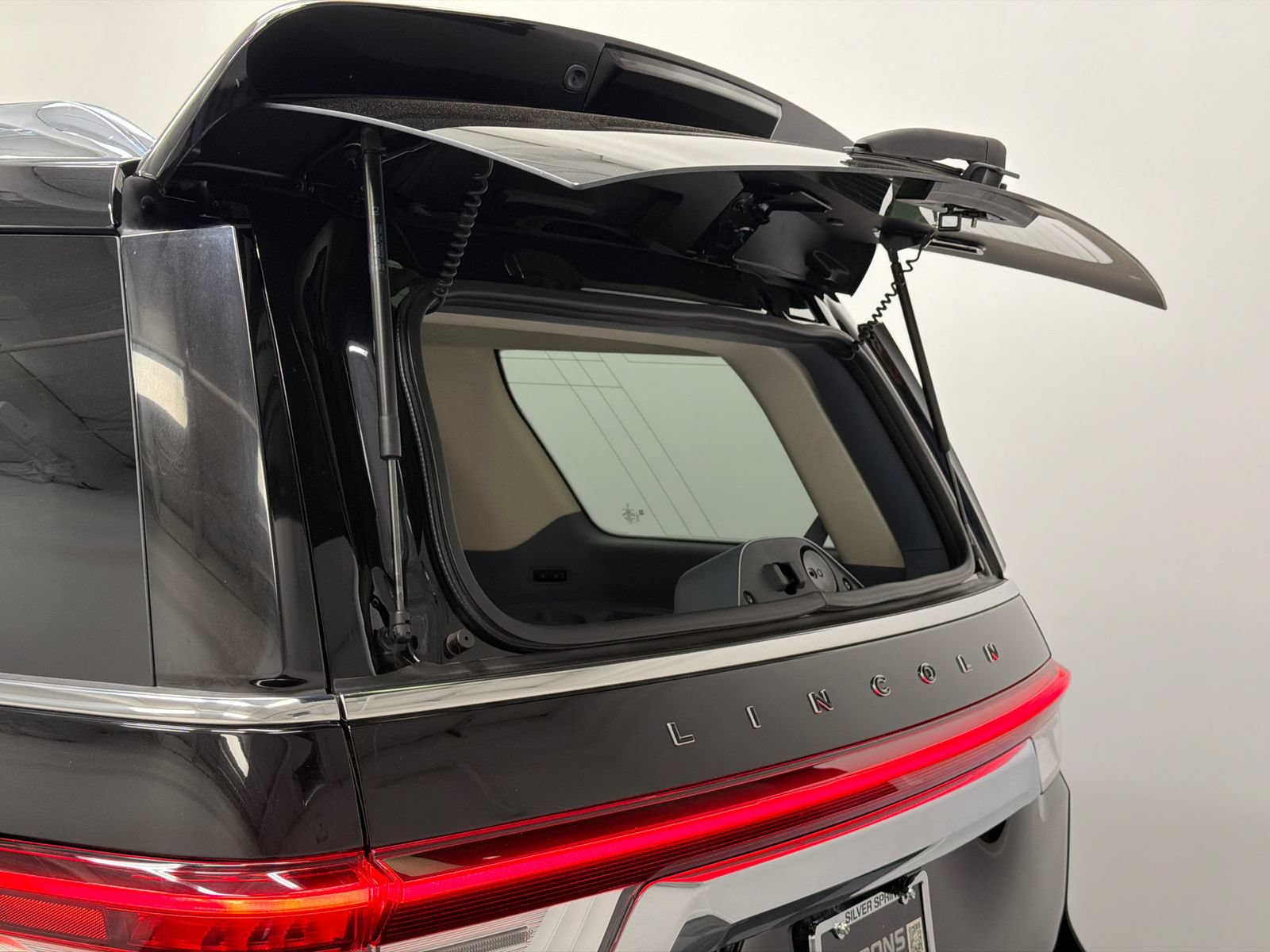 Certified 2023 Lincoln Navigator Black Label AWD/4WD image 8