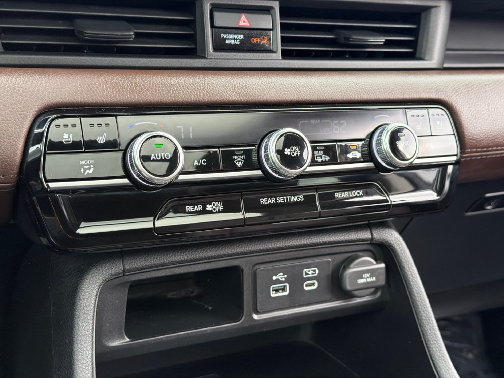 Used 2025 Honda Pilot Elite image 13