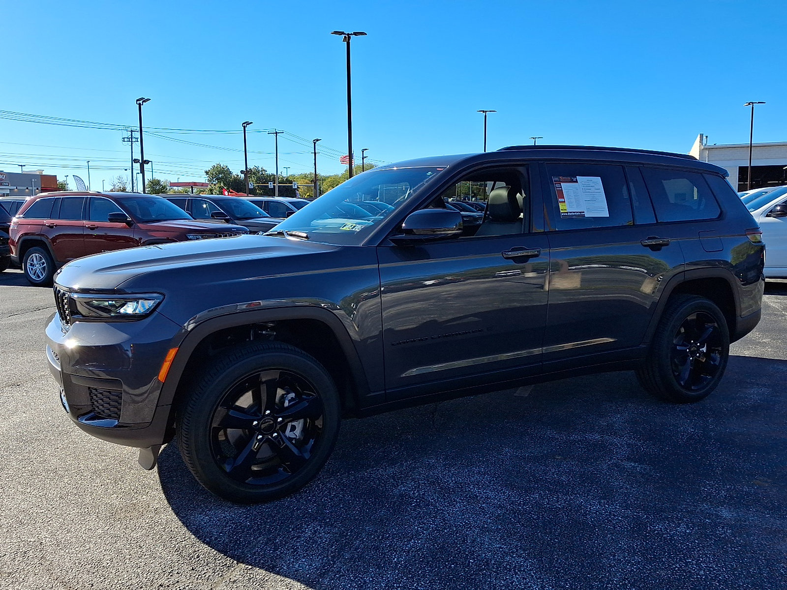 Used 2025 Jeep Grand Cherokee L Altitude image 4