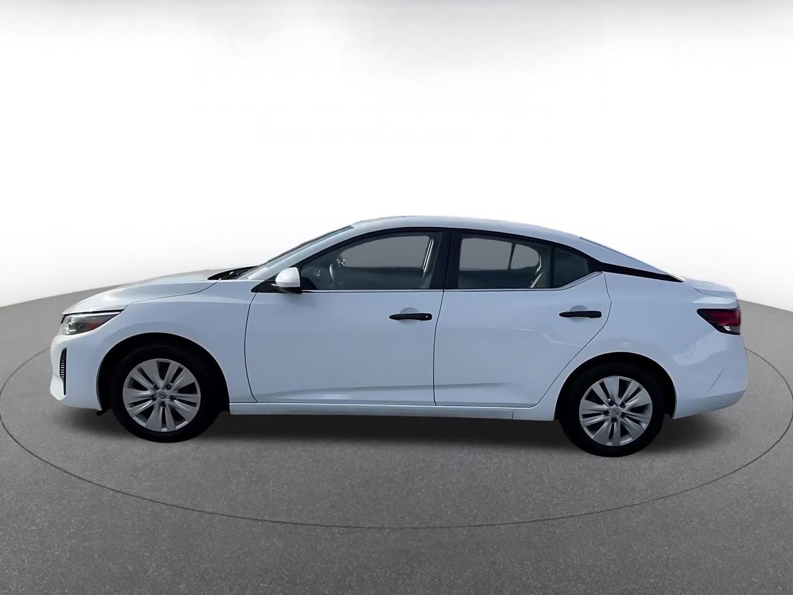 Used 2025 Nissan Sentra S image 9