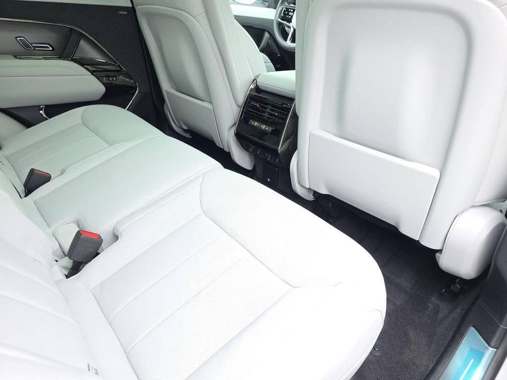 New 2026 Land Rover Range Rover Sport SE AWD/4WD image 11