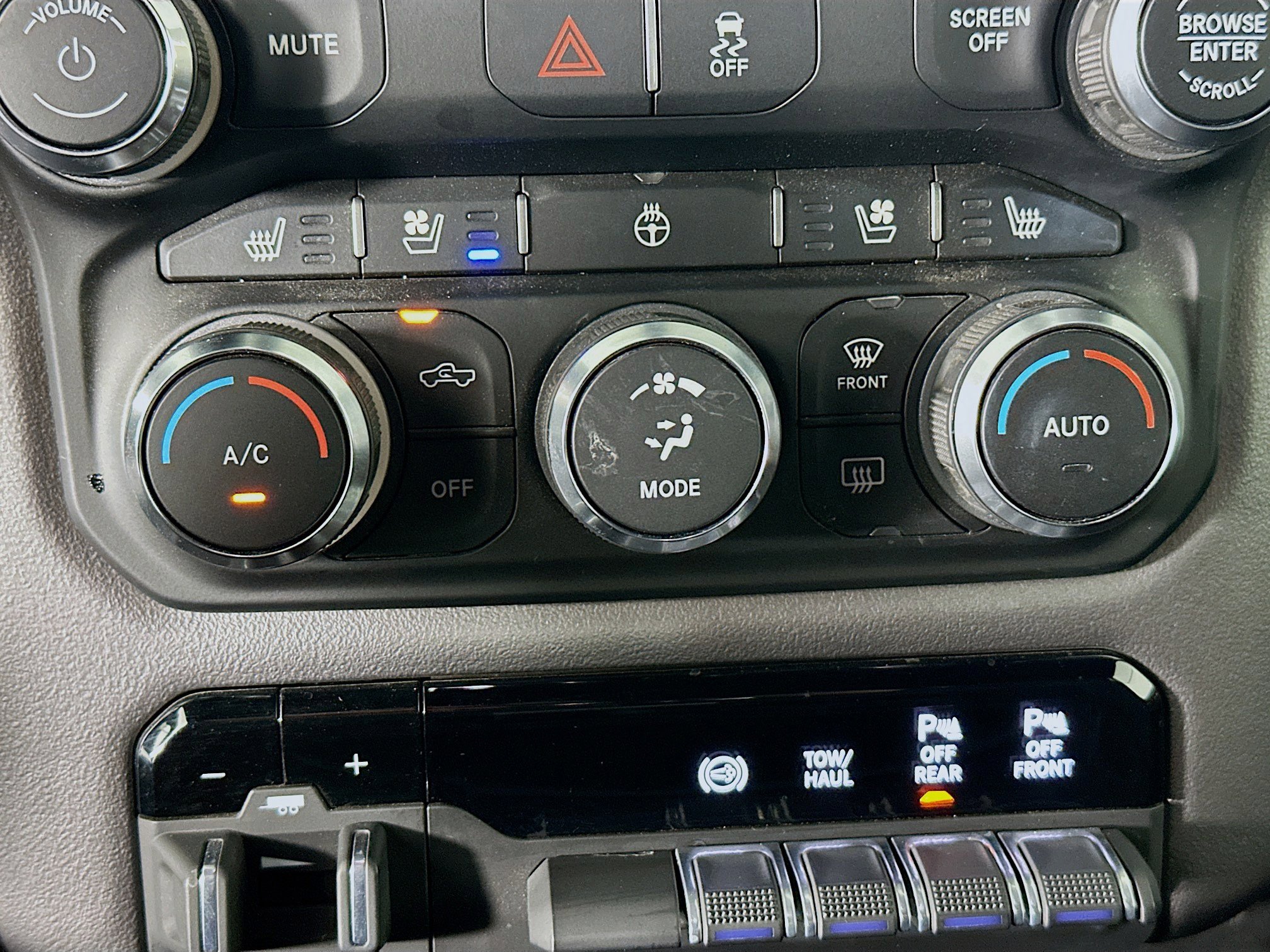 Used 2021 RAM 2500 Laramie w/ Night Edition image 23