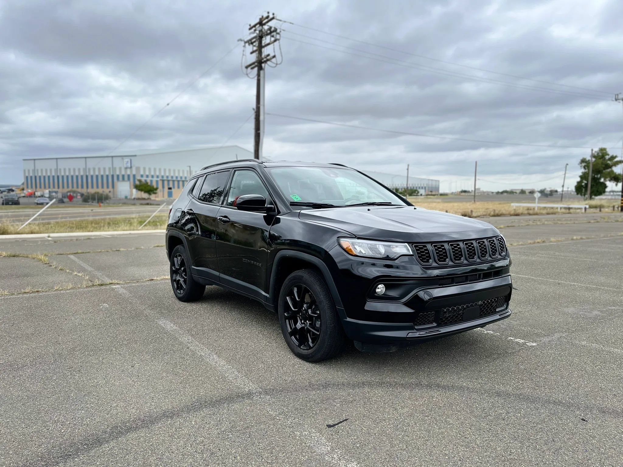 Used 2023 Jeep Compass Latitude AWD/4WD image 3