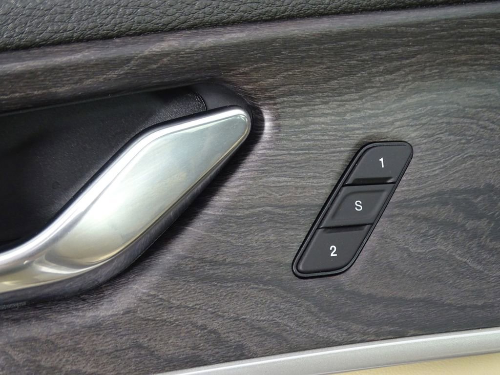 New 2025 Jeep Grand Cherokee L Limited w/ Luxury Tech Group II image 24