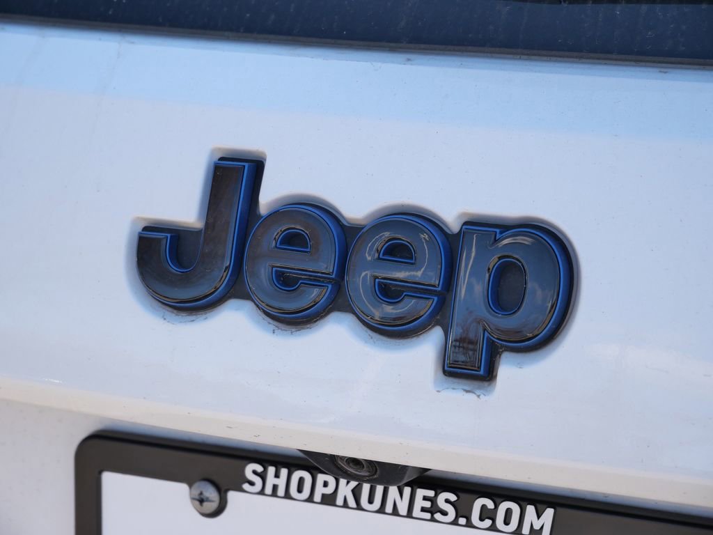 Used 2019 Jeep Grand Cherokee Laredo image 10