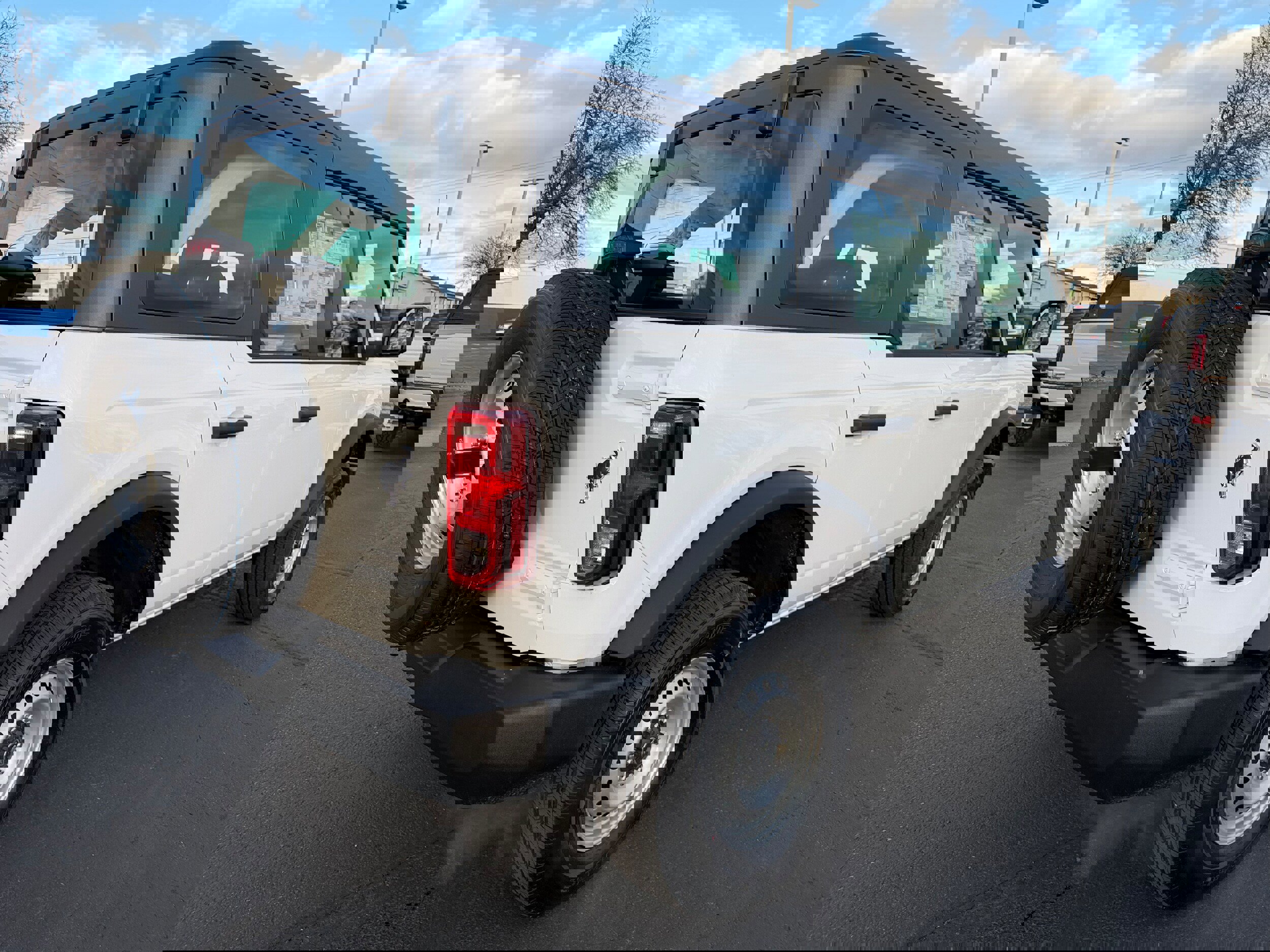 New 2025 Ford Bronco 4-Door image 3