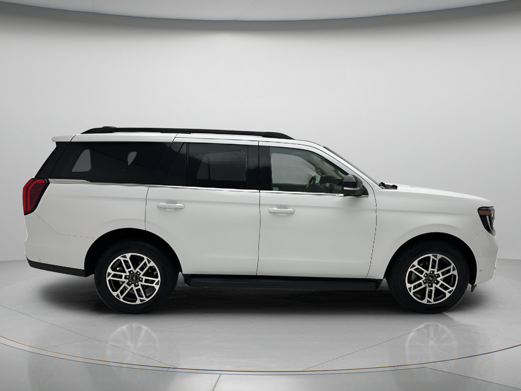 Used 2025 Ford Expedition Active AWD/4WD image 4
