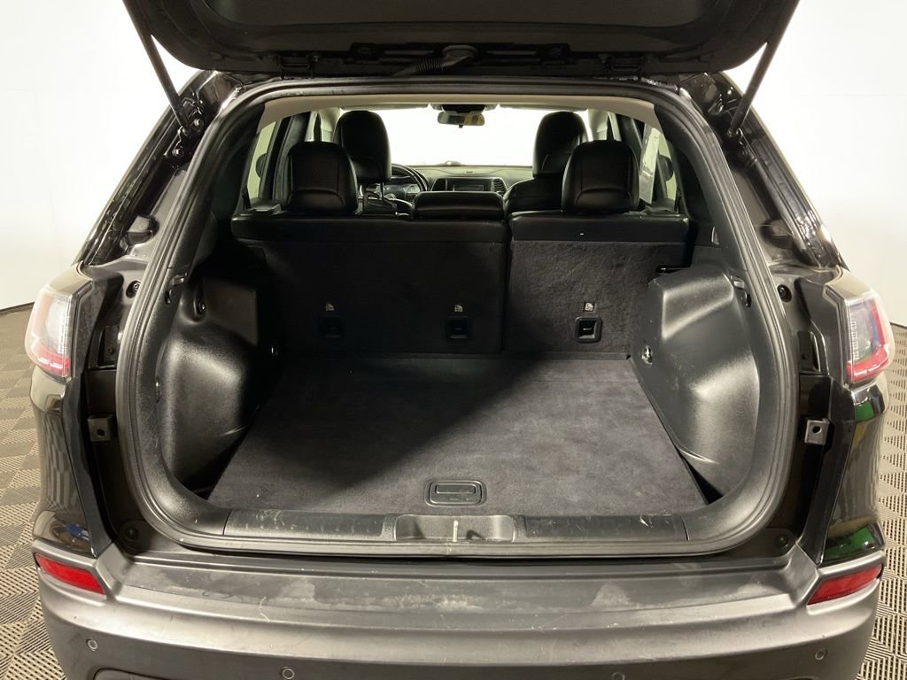 Used 2020 Jeep Cherokee Latitude Plus w/ Cold Weather Group image 13