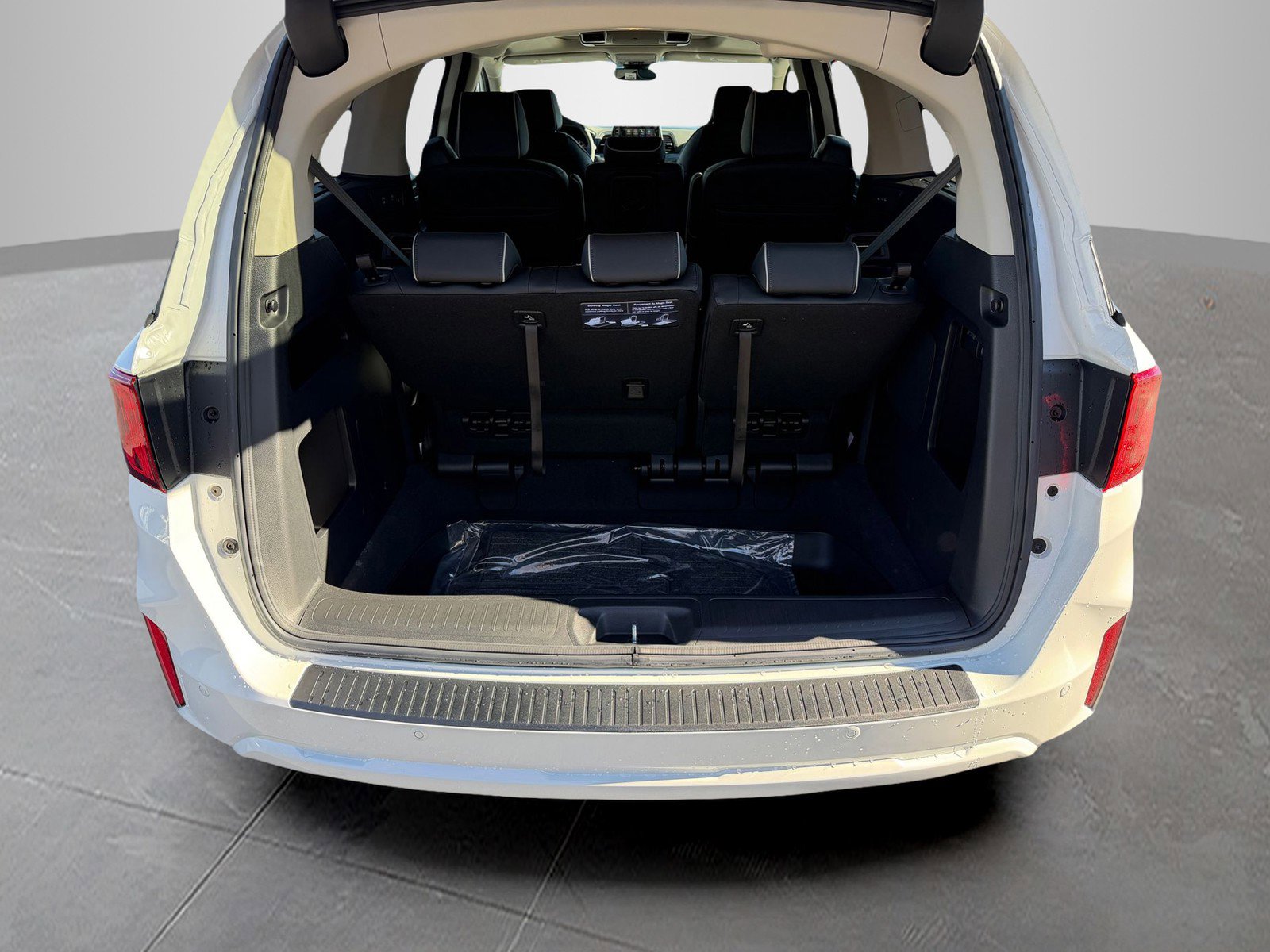 New 2026 Honda Odyssey Elite image 8