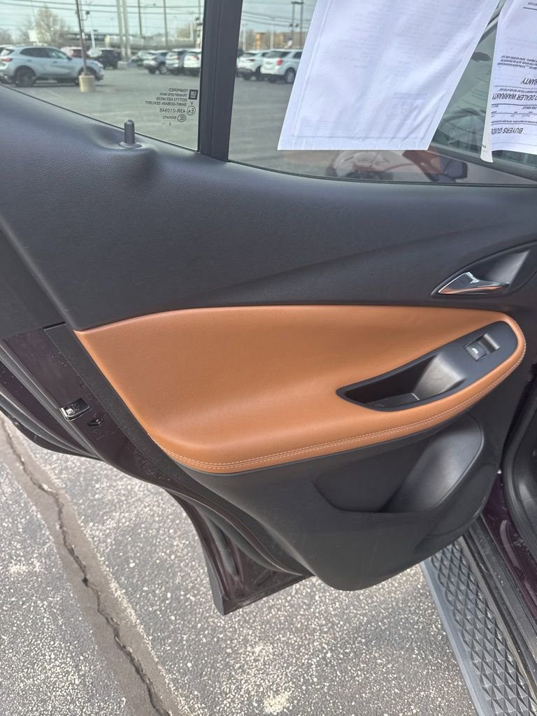 Used 2021 Buick Encore GX Essence image 33