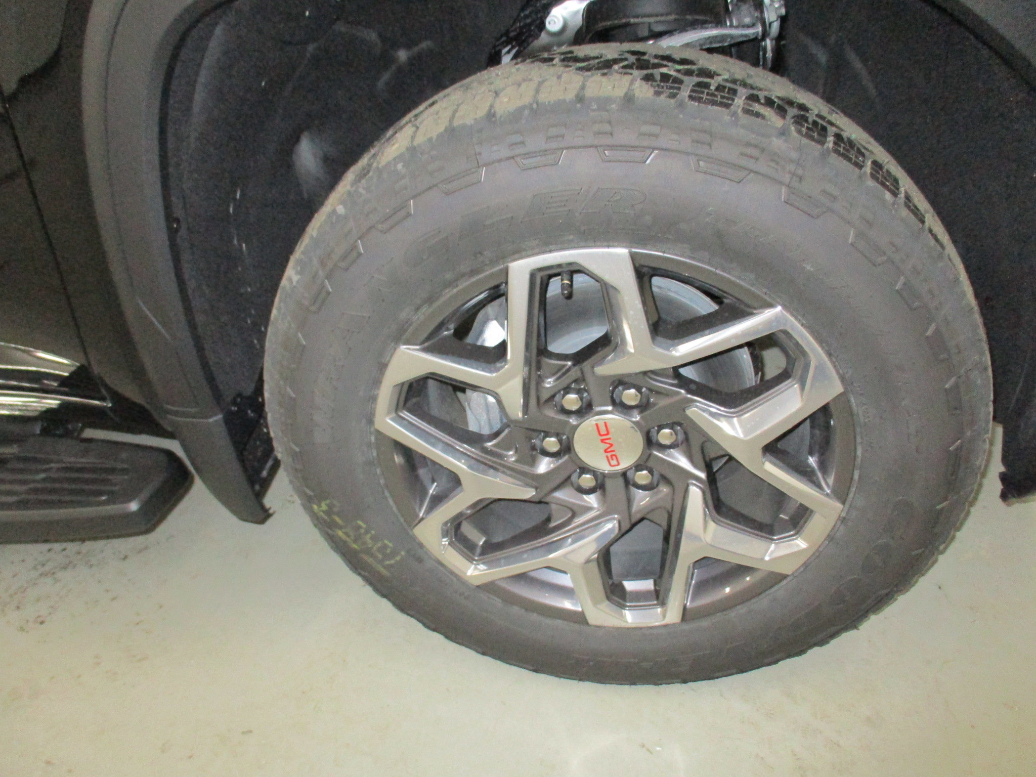 New 2026 GMC Sierra 1500 SLT w/ SLT Premium Package image 4