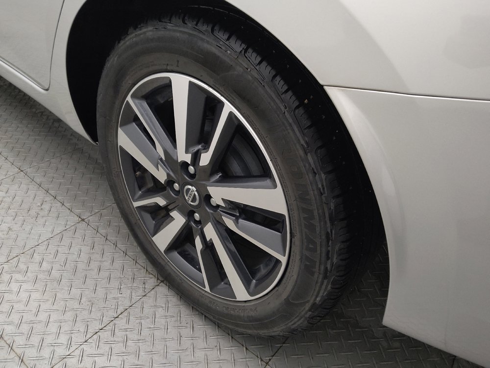 Used 2021 Nissan Versa SV image 31